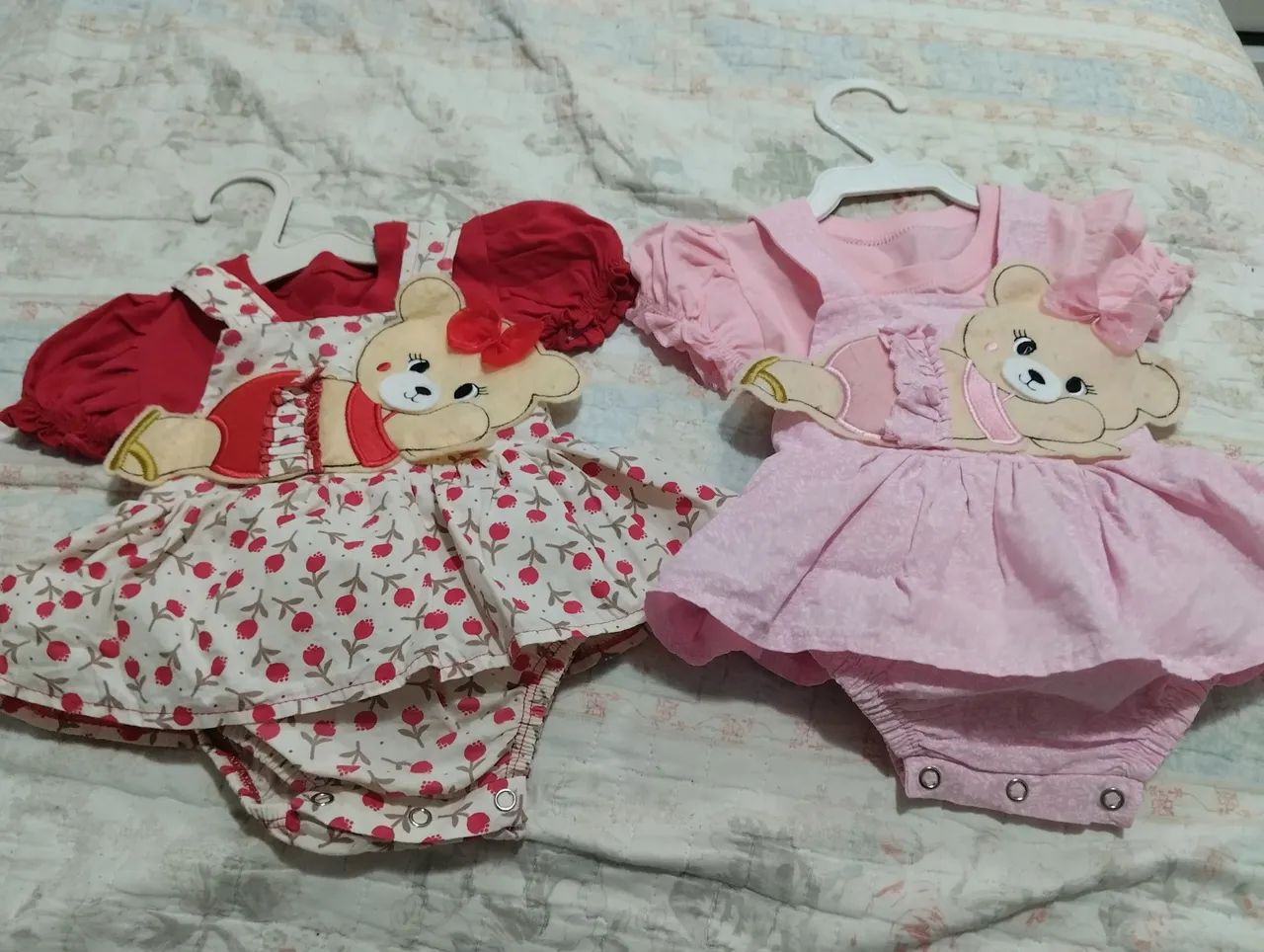 Lote de romper e vestido para bebê 