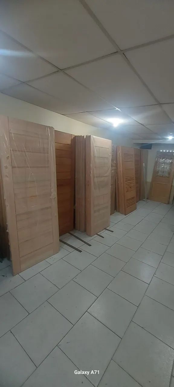 Portas de Madeira - Maciças as melhores do Brasil - fabricamos sua porta. - Foto 3