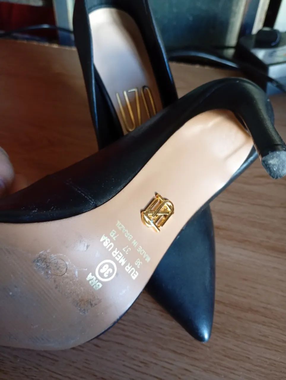 Scarpin e sandália de marca 