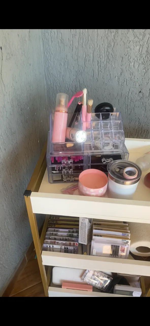 VENDE-SE - MACA PARA ALONGAMENTO DE CÍLIOS + CARRINHO AUXILIAR ?