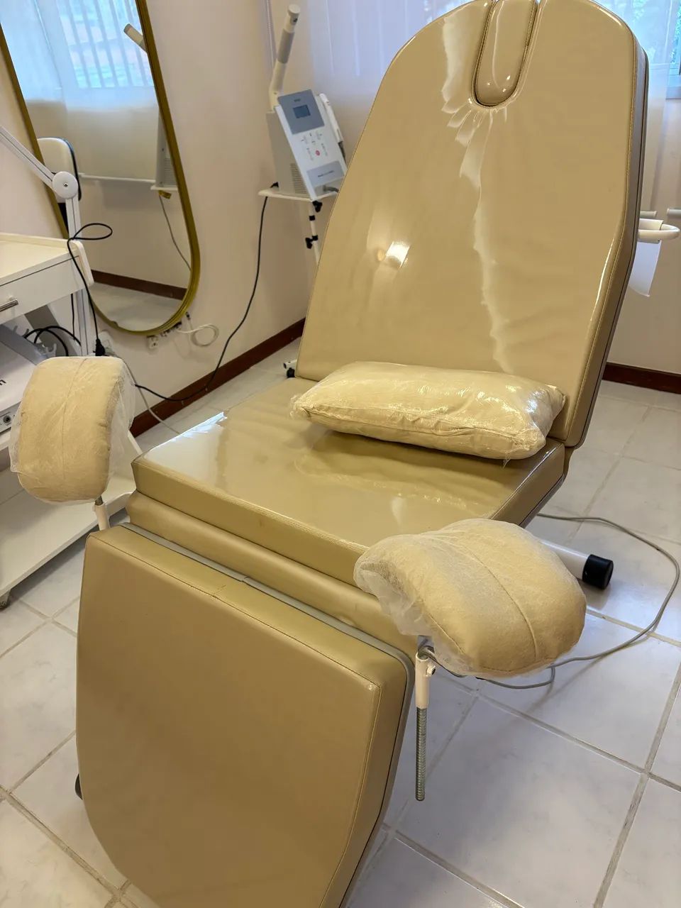 Maca elétrica com apoio ginecológico 
