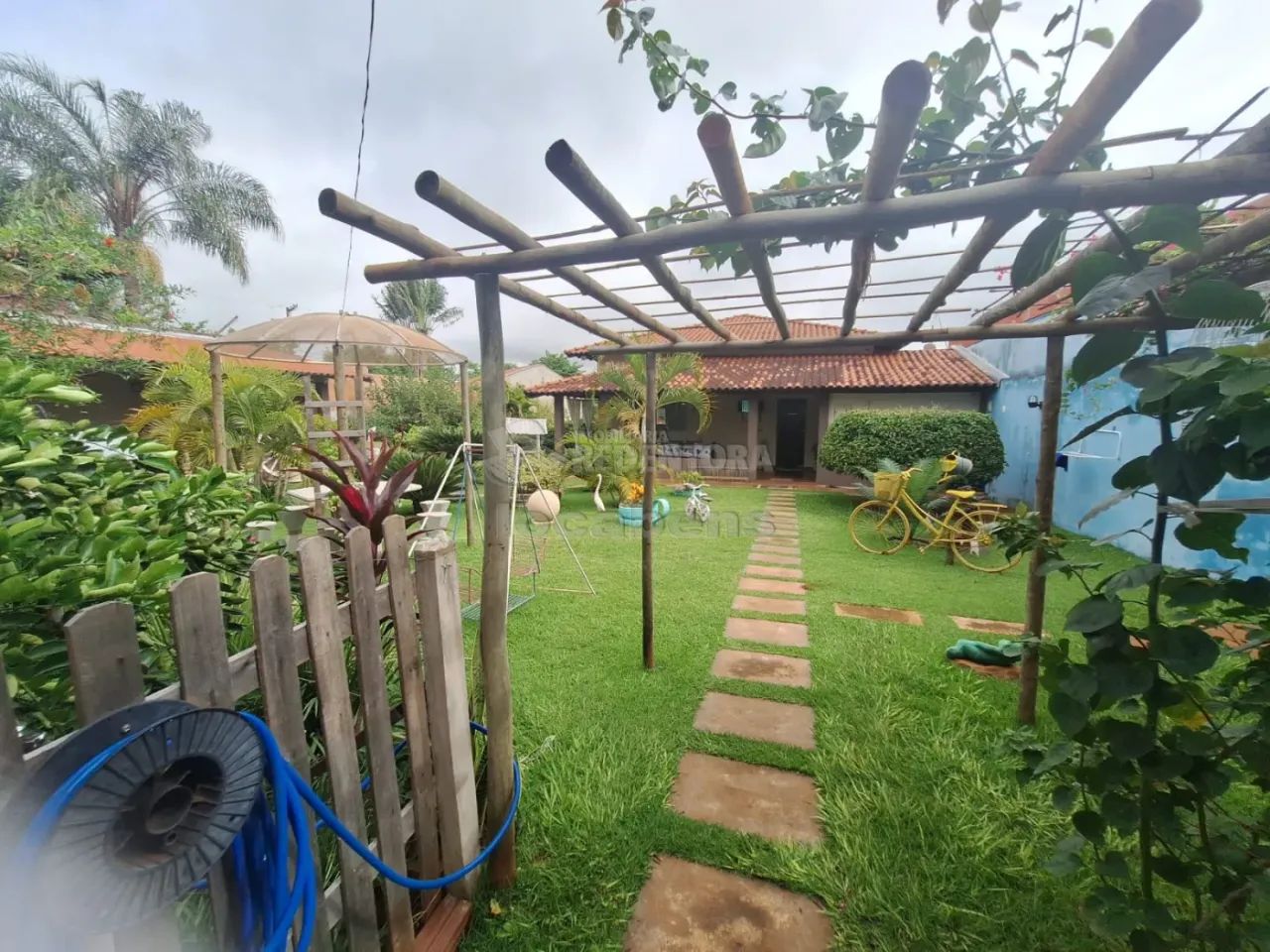 Chácara com casa com 3 dormitórios 1 tipo apartamento e área lazer - Foto 5