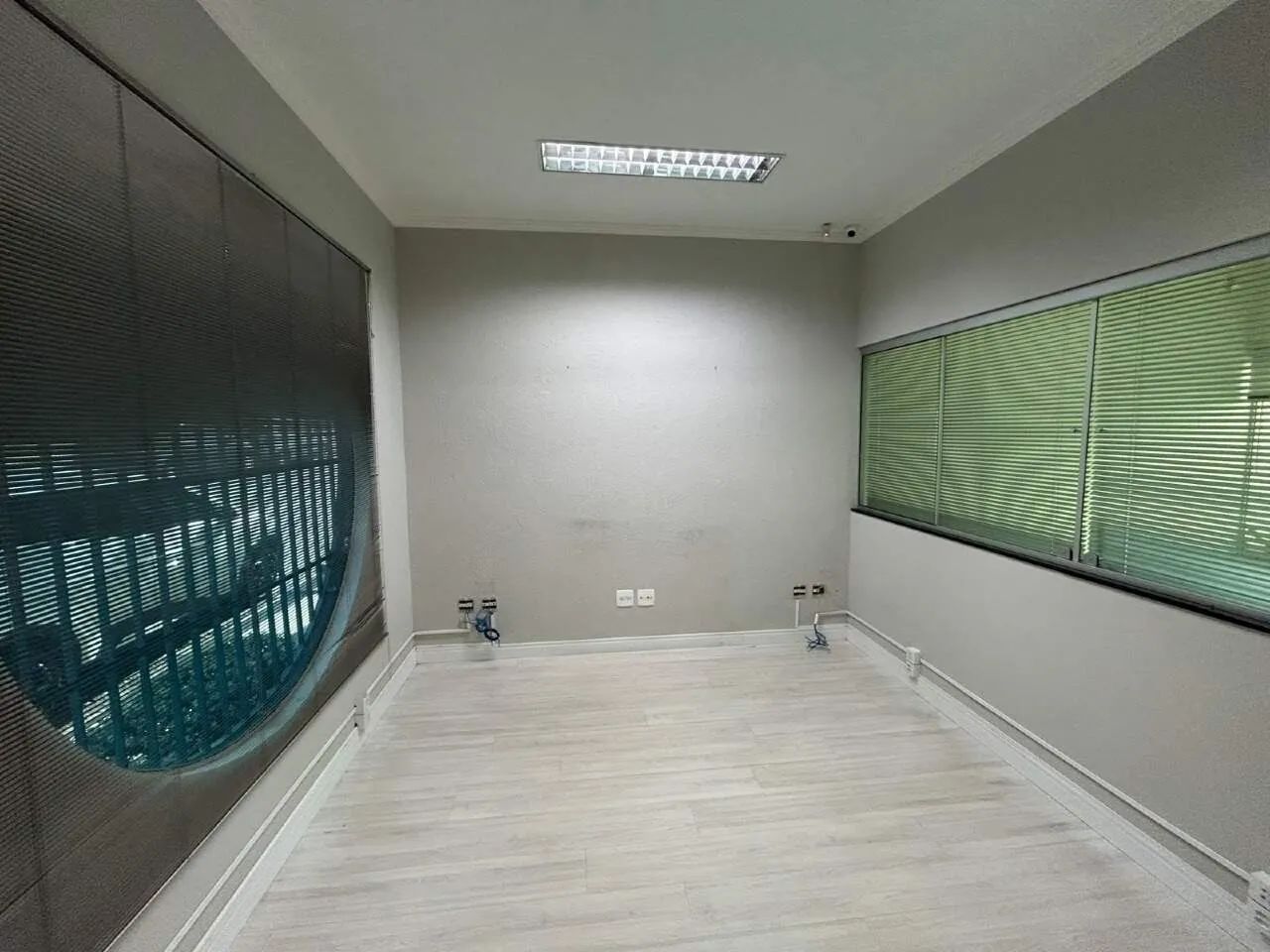 Casa comercial com 7 salas, 126 m² na Vila Tank