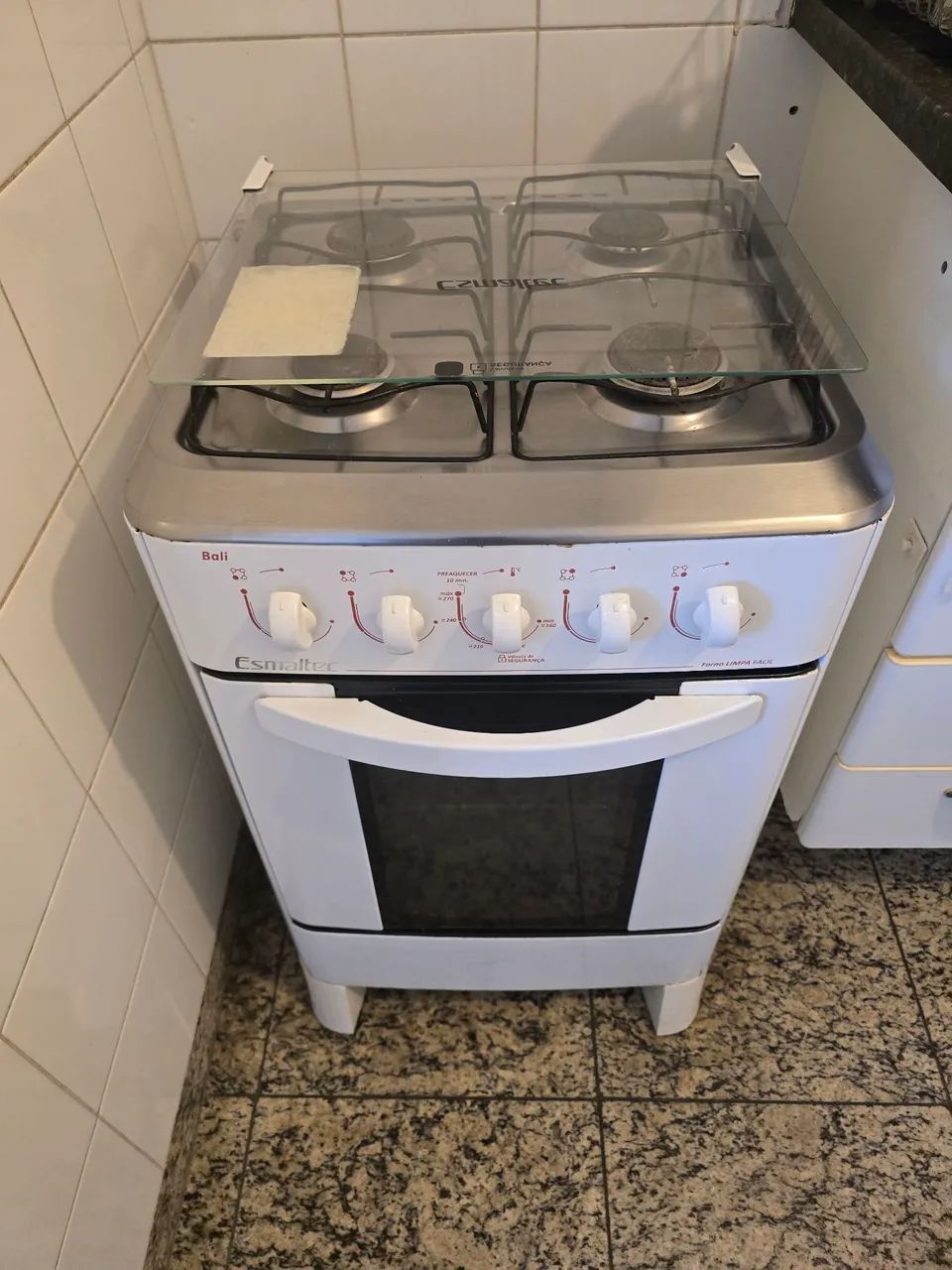 Fogão 4 bocas branco. 