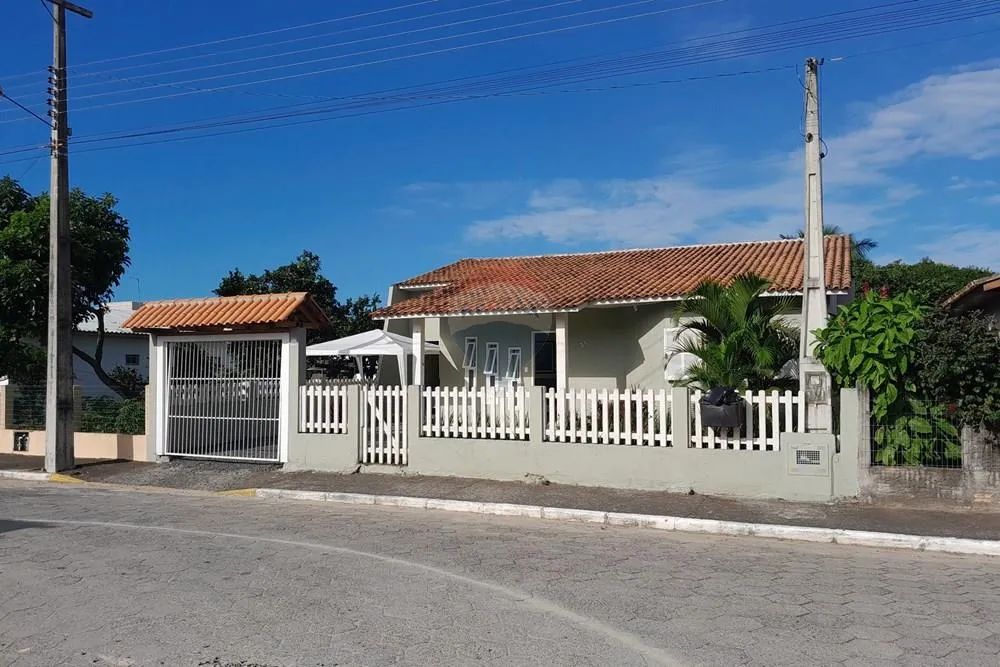 PREÇO REDUZIDO ESTE MÊS! Casa com Piscina, 180m² e 3 Quartos na Lagoa de Fora  Oportunidad