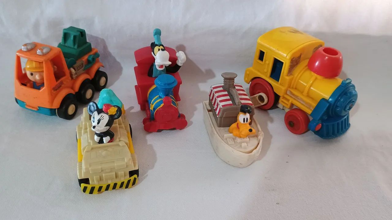Lote de mini veículos bem antigos  - Foto 3