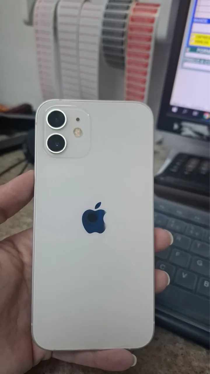 iPhone 12 256 GB Branco  - Foto 2