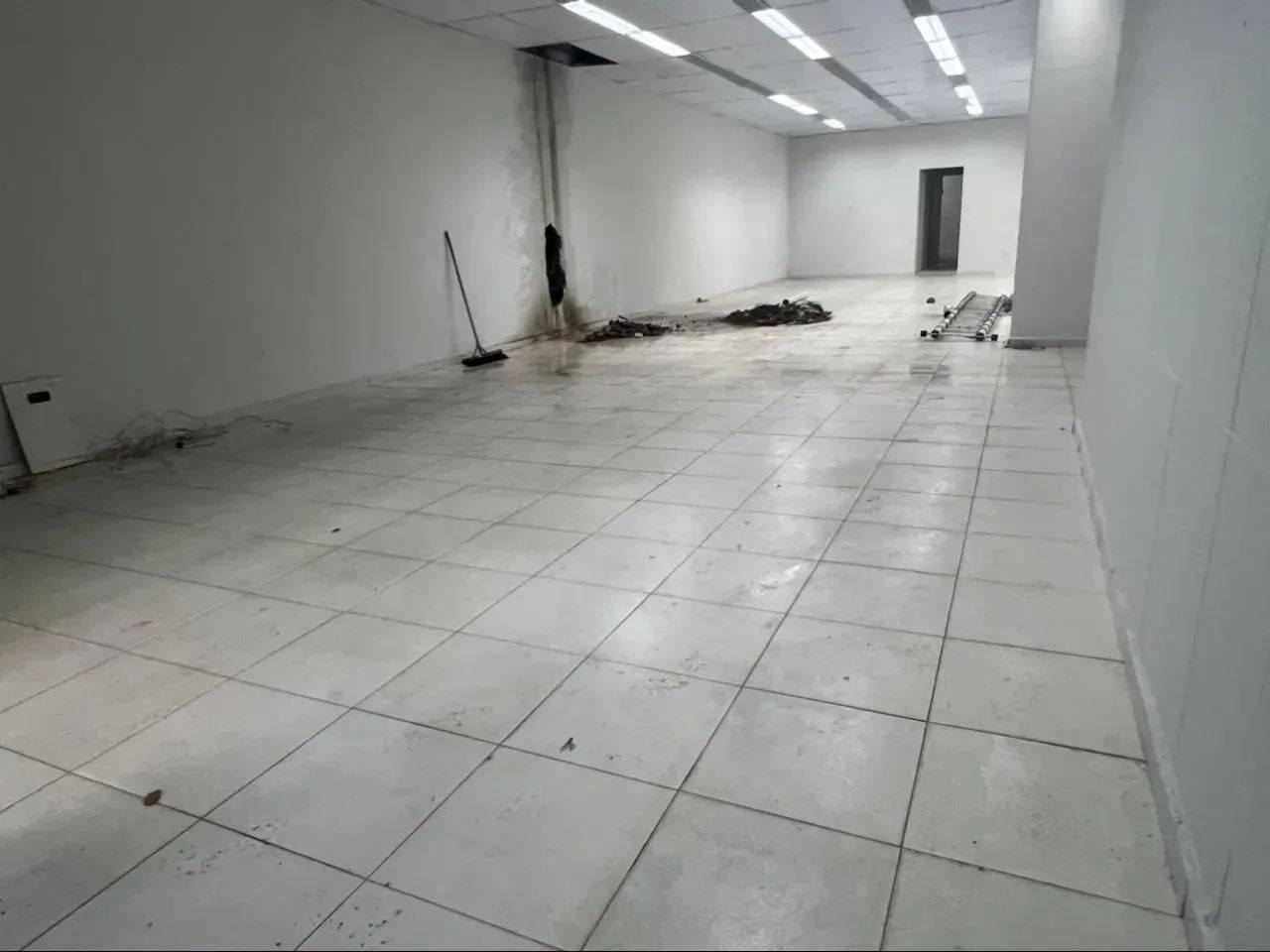 Loja no Calçadão de Bangu com 236m2 - SEM LUVAS ! - Foto 5