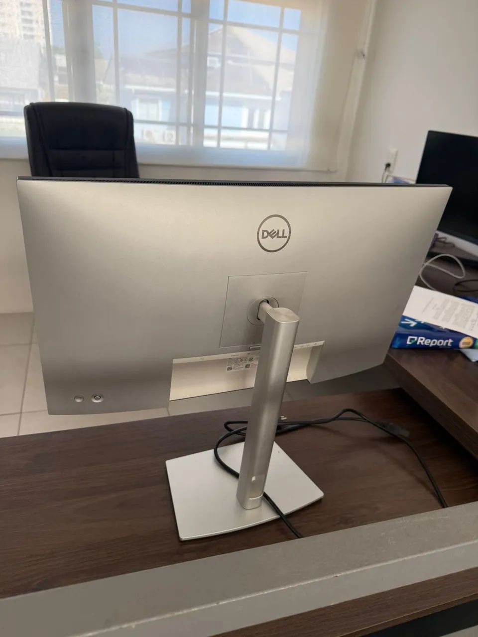 Monitor Dell USB-c U2722DE - Foto 3