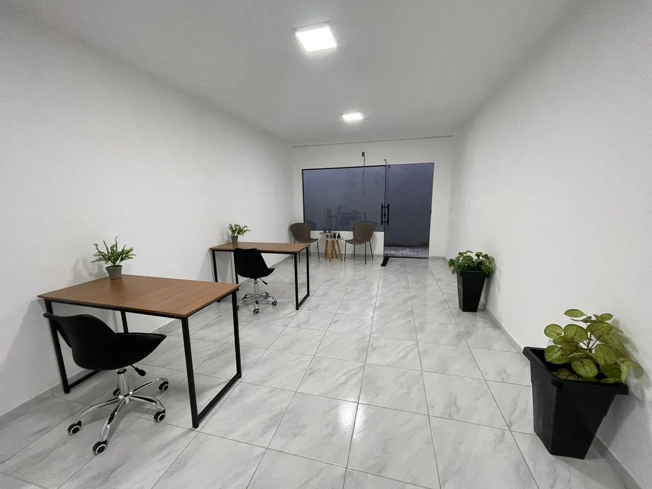Sala Comercial no Condomínio Villa Suíça - Foto 2