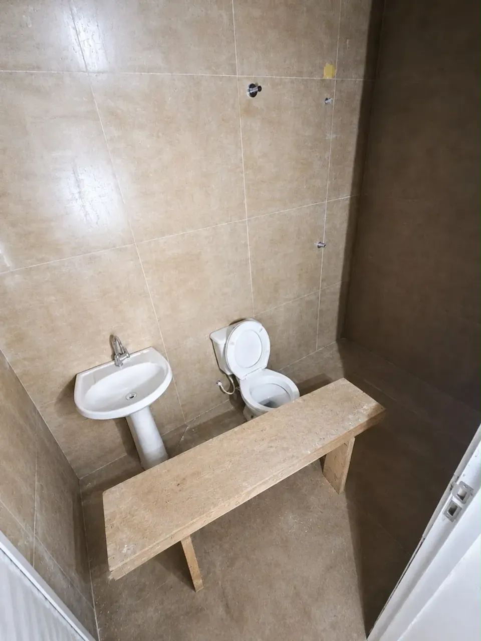 ALUGO GALPÃO COMERCIAL NA AV-ROD.EMANUEL PINHEIRO - Foto 3