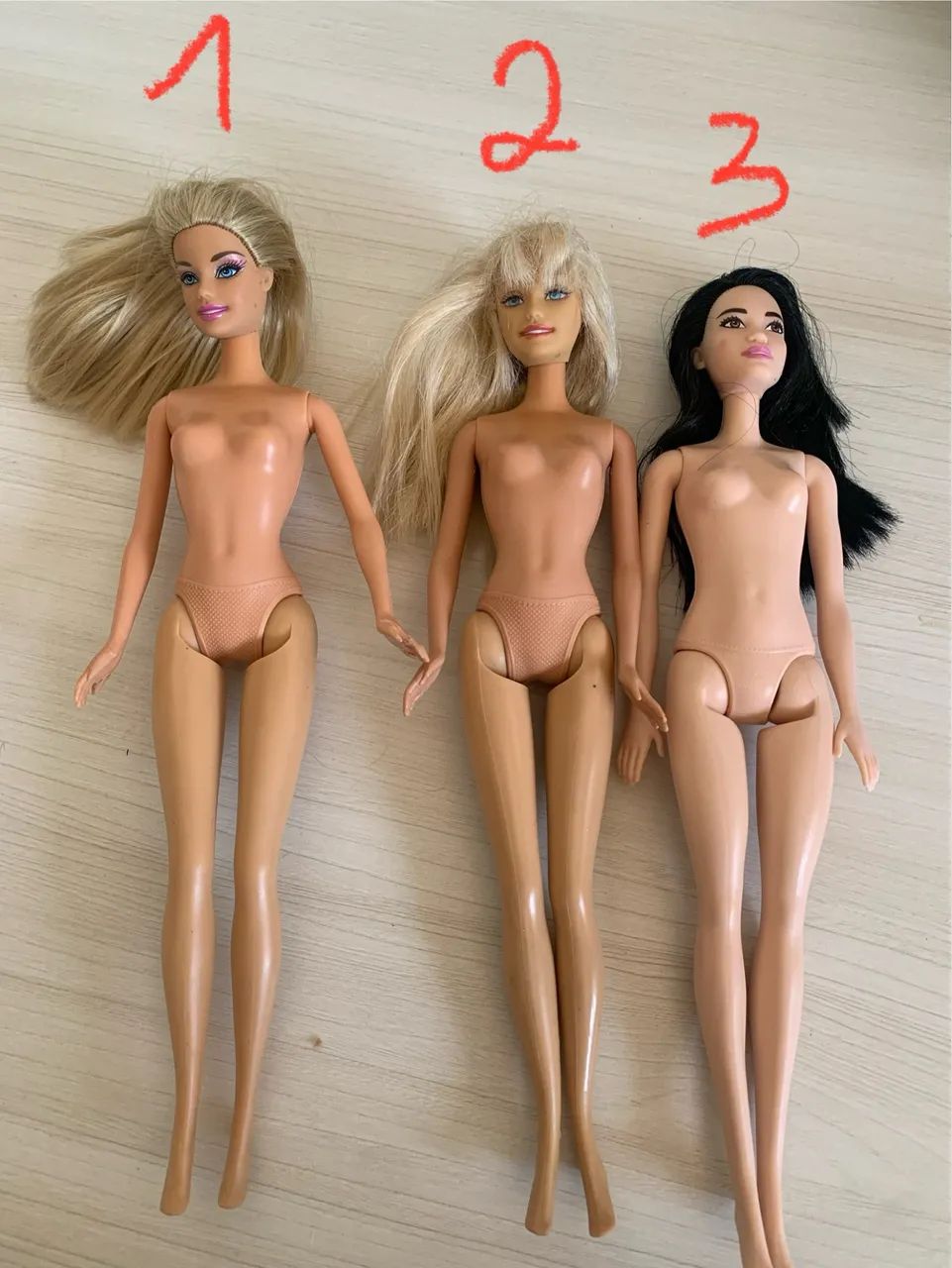 Lote2: 3 bonecas Barbie sucata