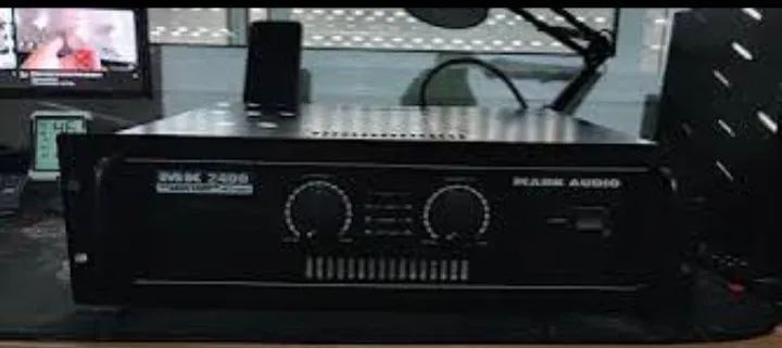 Amplificador Mark Audio 2400 CONSERVADISSIMO