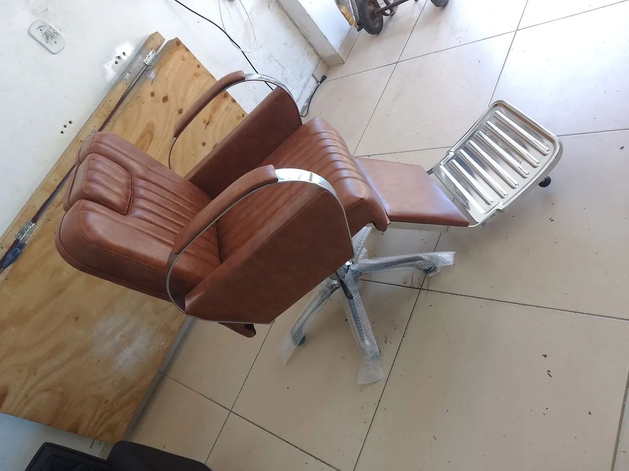 Cadeira de salão de beleza e barbearia  - Foto 5