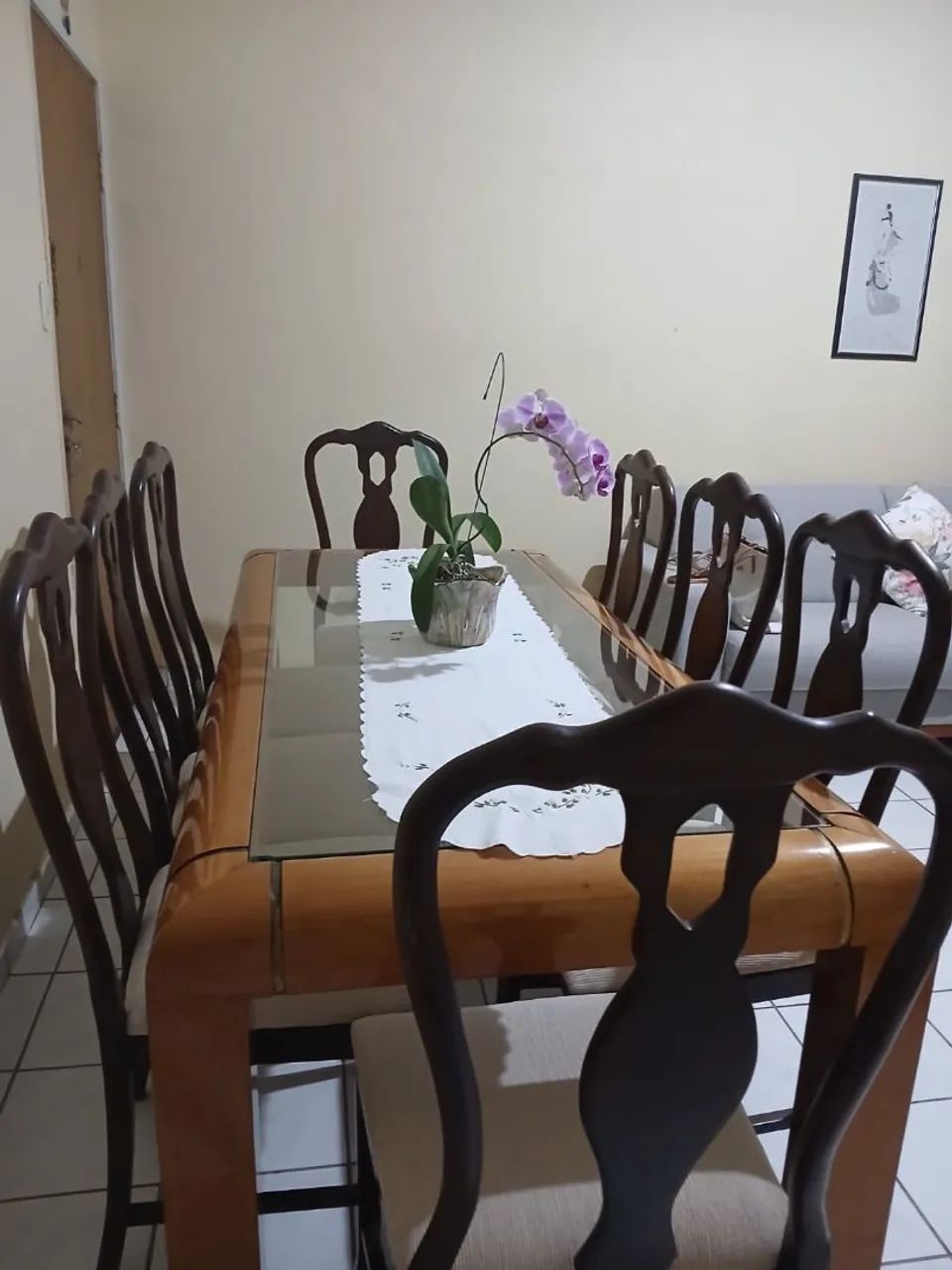 Mesa madeira 8 cadeiras 