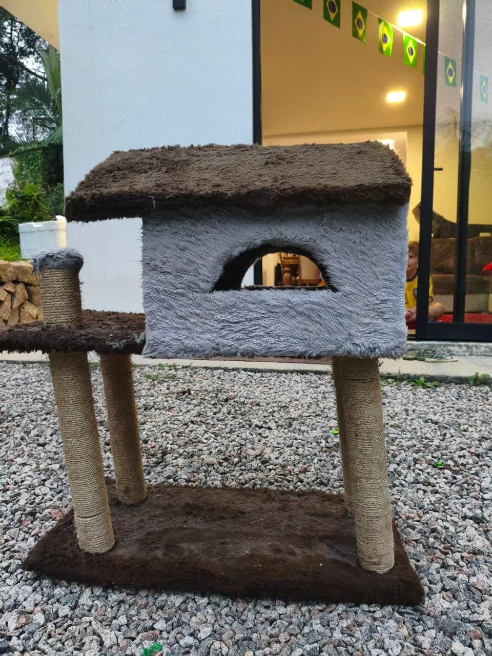 arranhador e casinha 