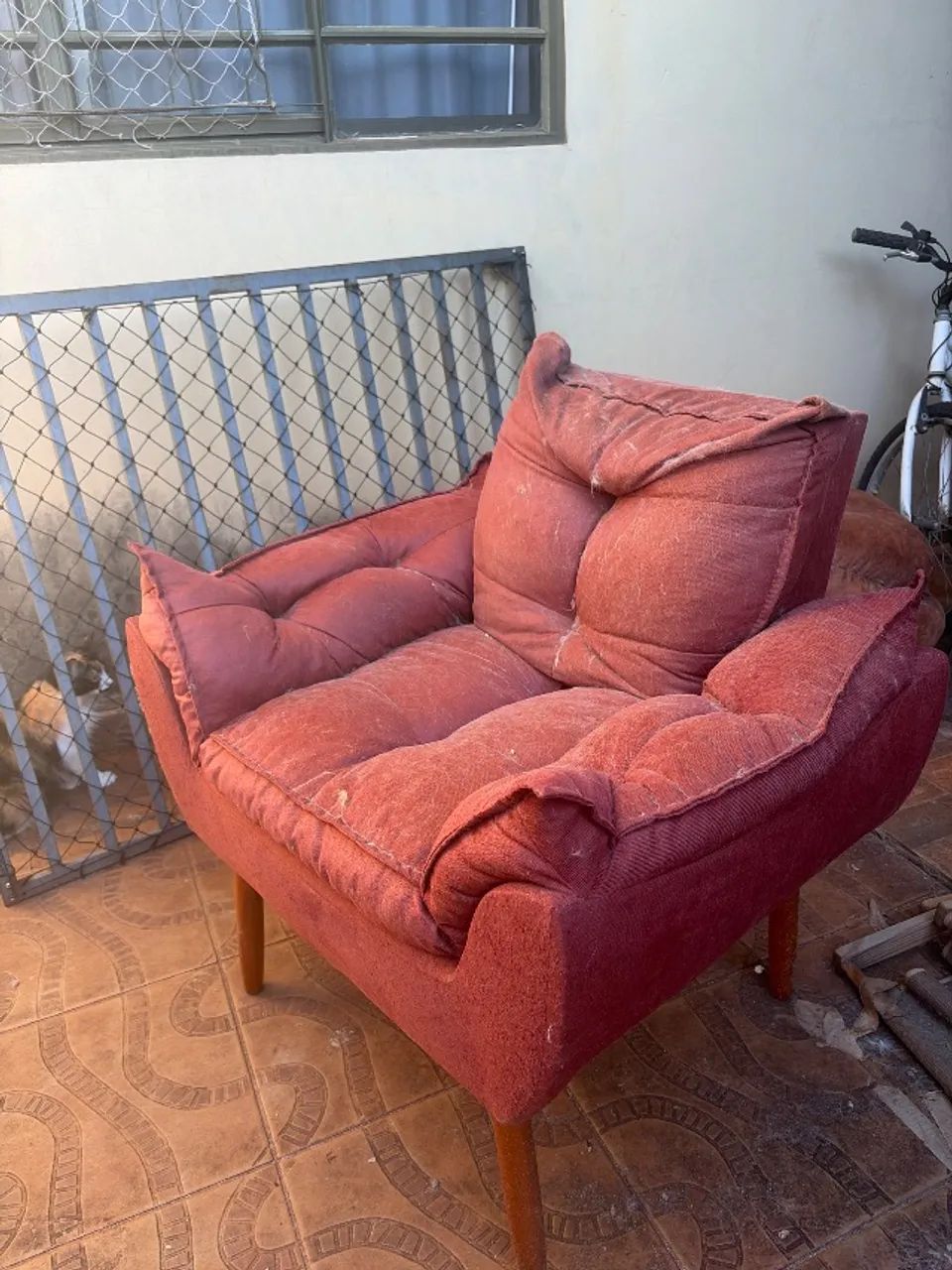 Mesa, poltronas e sofá doação- leia o anuncio - Foto 3