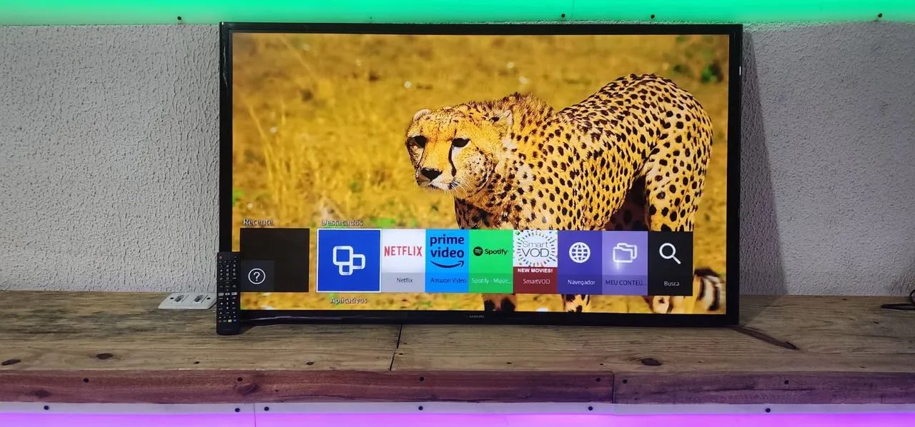 TV 50 polegadas smart com cabo controle todos apss YouTube e Netflix 