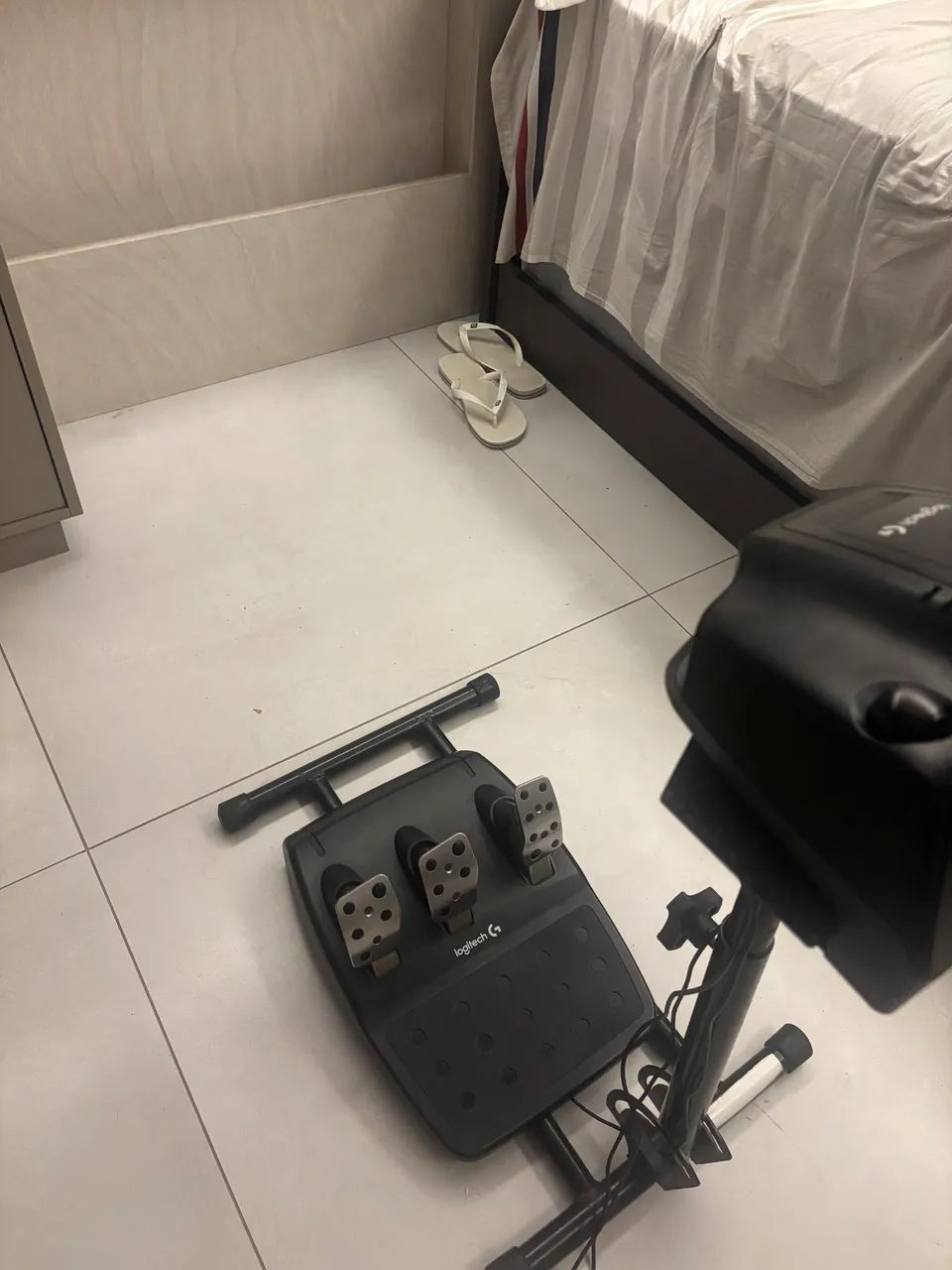 Volante Logitech G920, marcha manual, pedais e suporte para volante para Xbox e pc - Foto 3