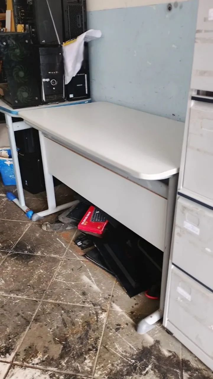 Mesa p/ professor 432958260275456003