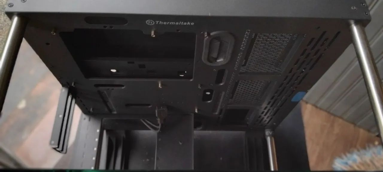 Gabinete Thermaltake Core P3 - Foto 2