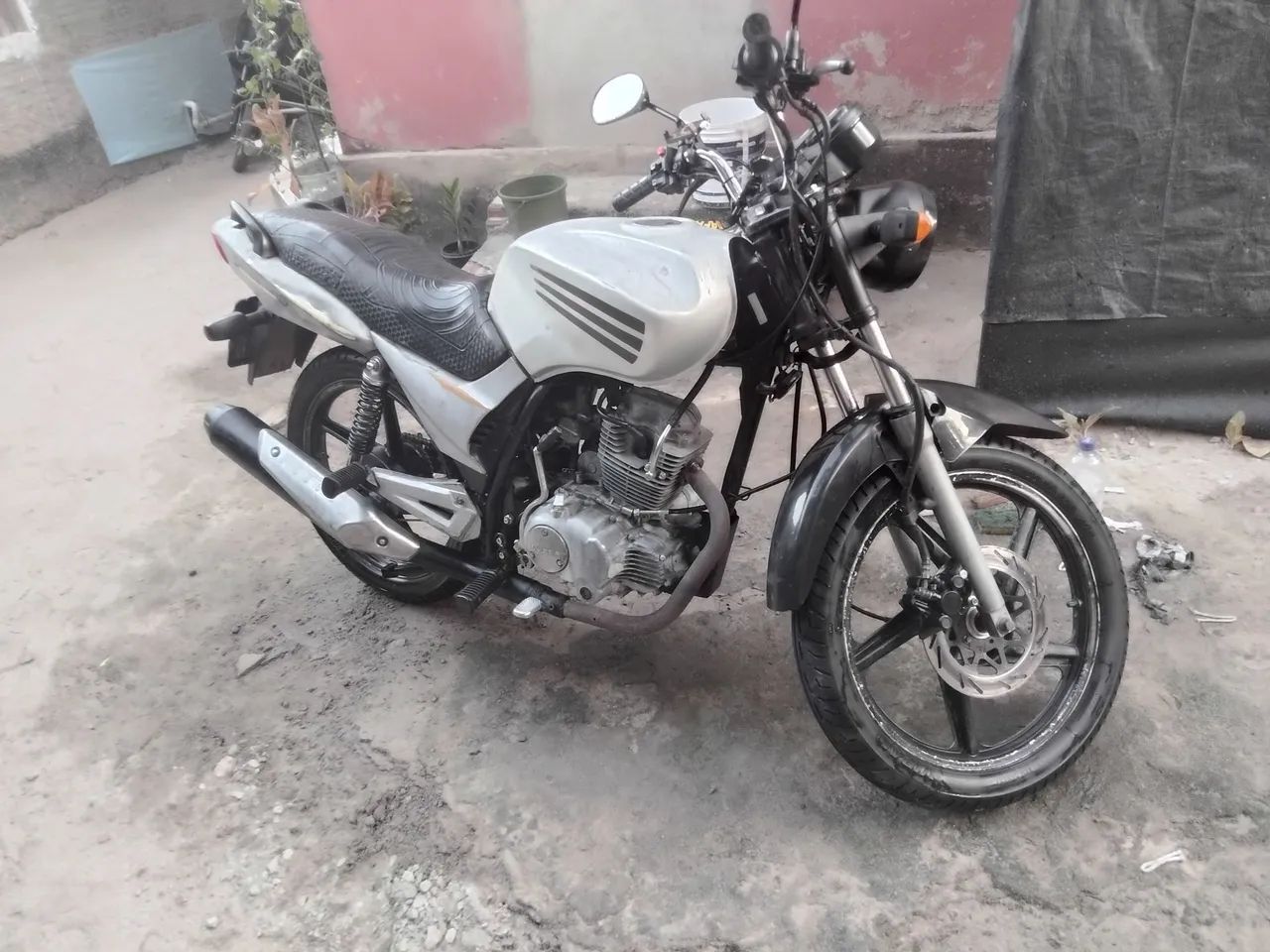 Vende-se dafra speed 150 2009 