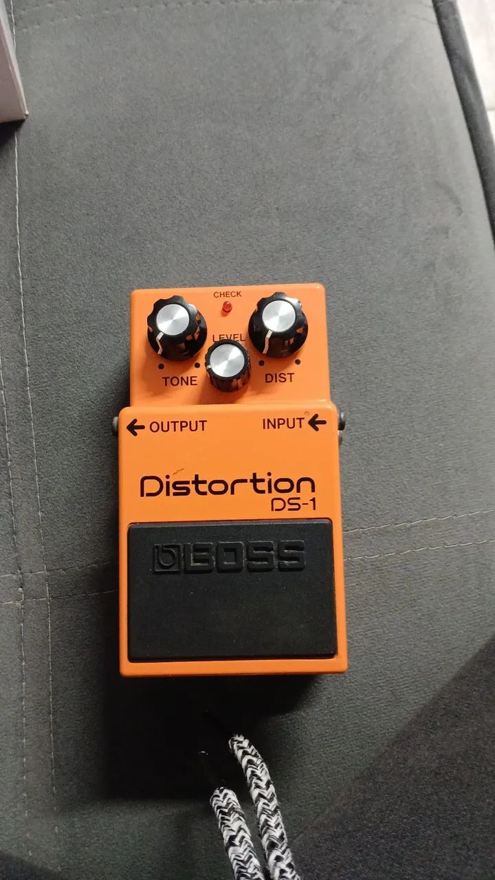 Pedal de Distorção BOSS