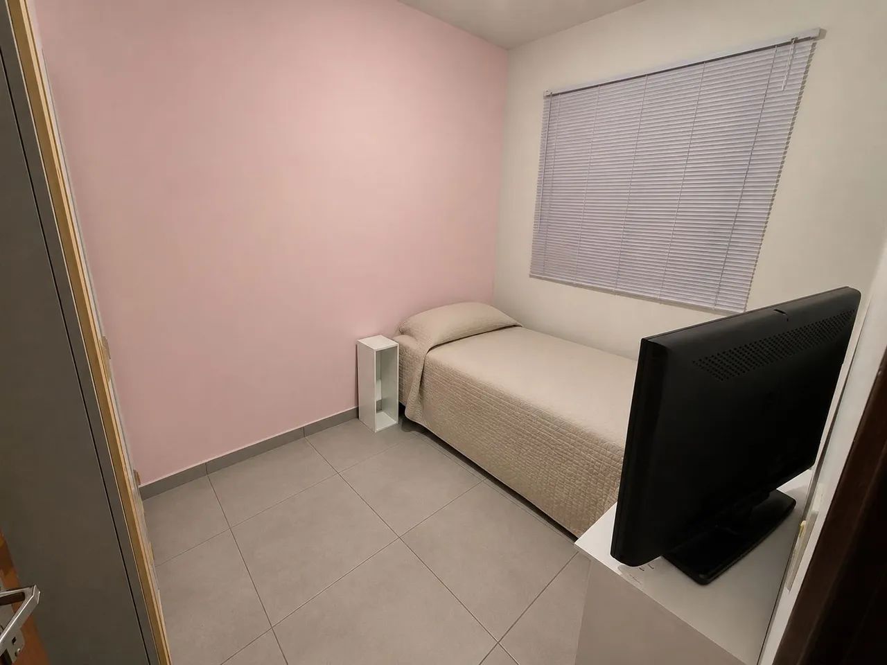 Alugo quarto 600m da oipoaque e metro lagoinha