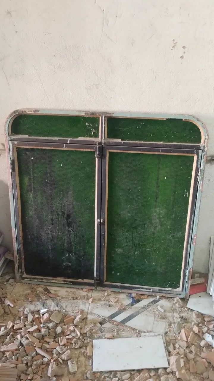 Janela de ferro 64985840925698122