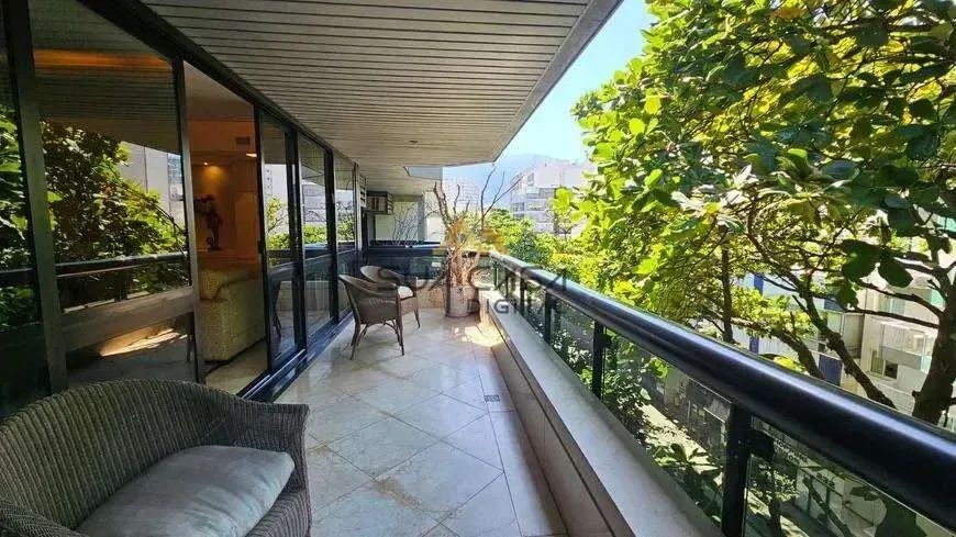 Leblon | Apartamento 4 quartos, sendo 2 suites REF: IPAP5470