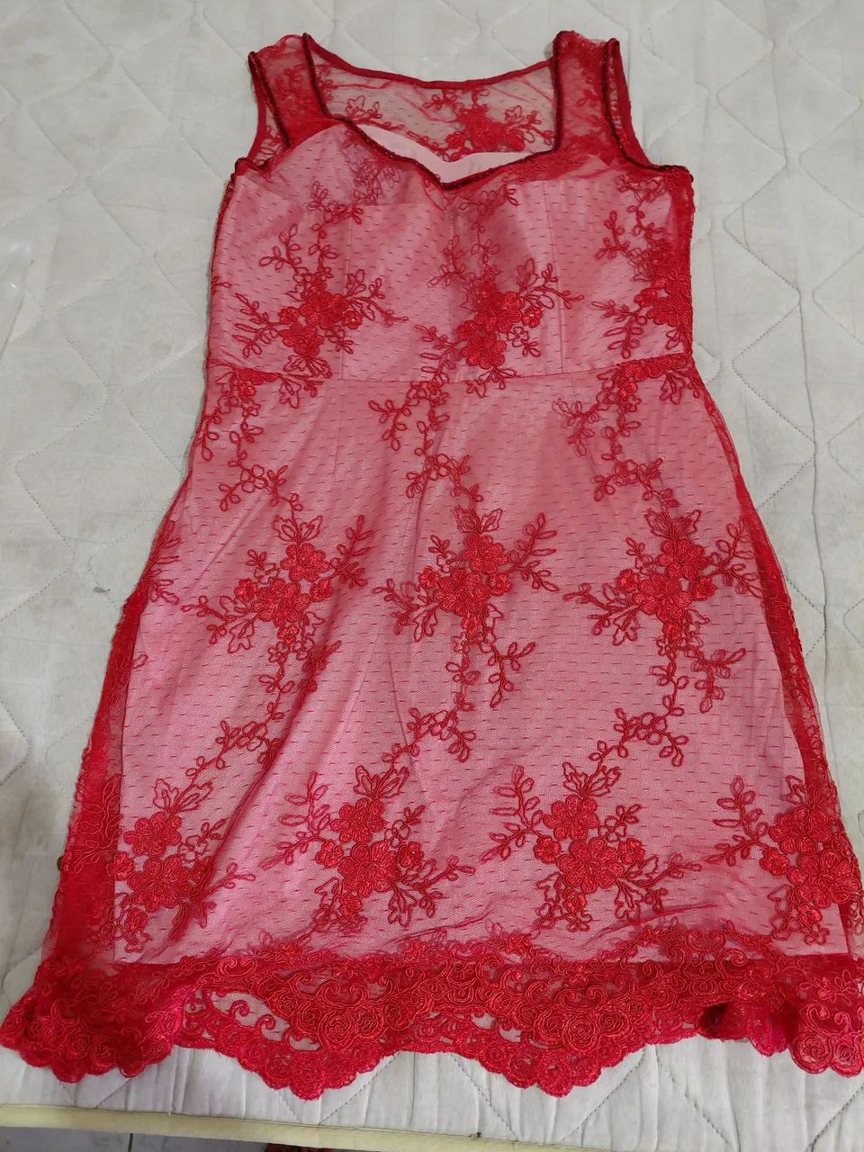 Vestido curto de festa bordado