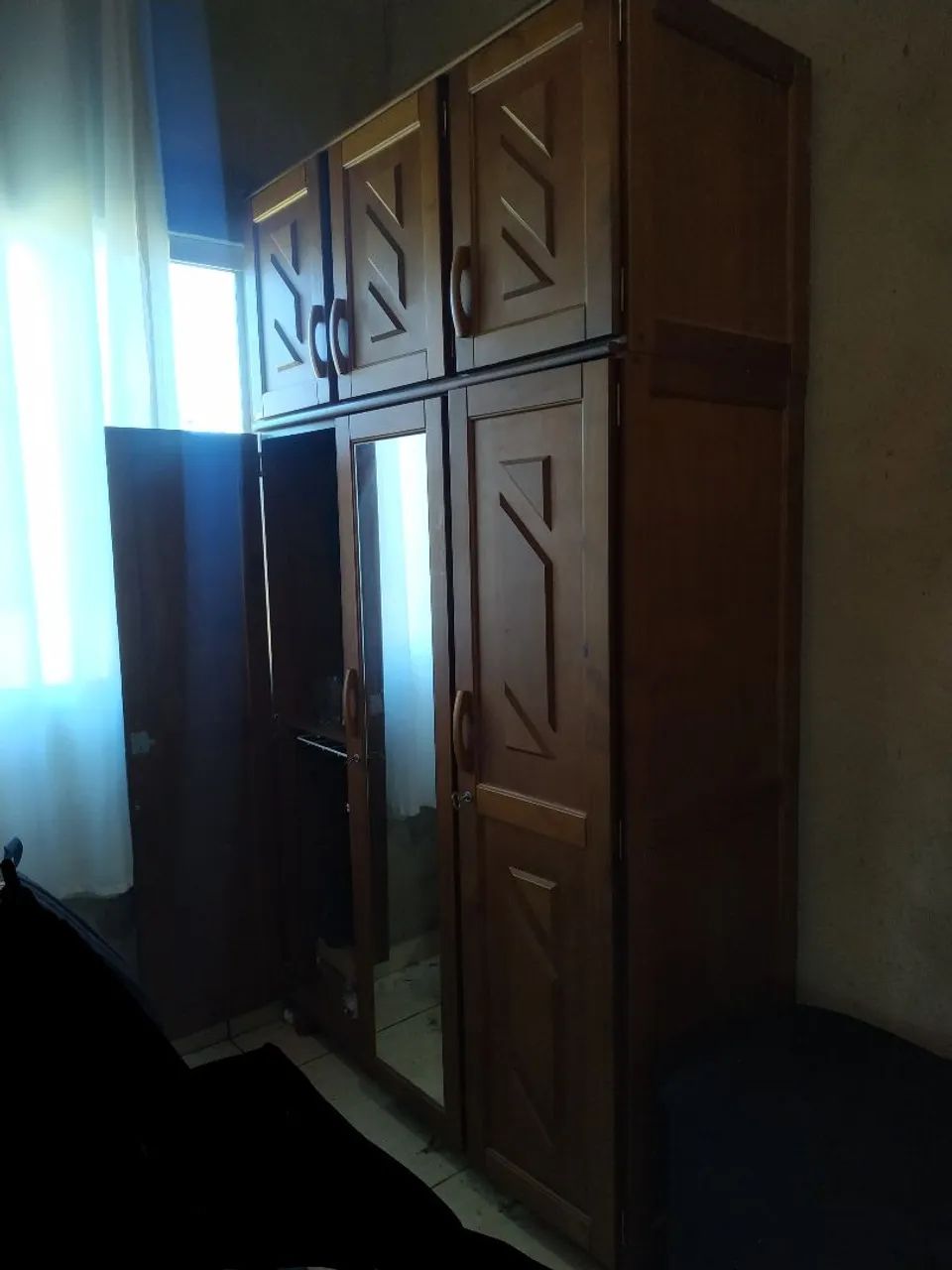 Guarda roupa de madeira  - Foto 3