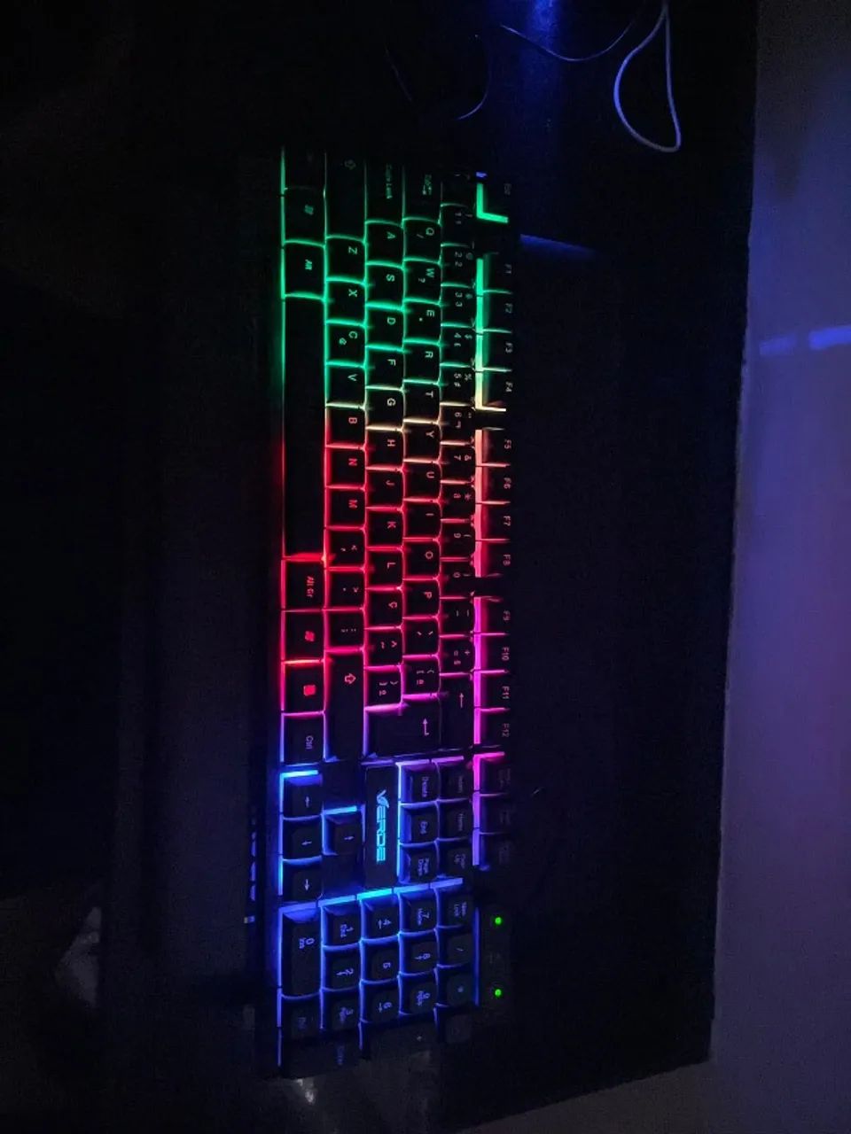 Teclado Gamer Com Iluminação Led RGB - Design Moderno