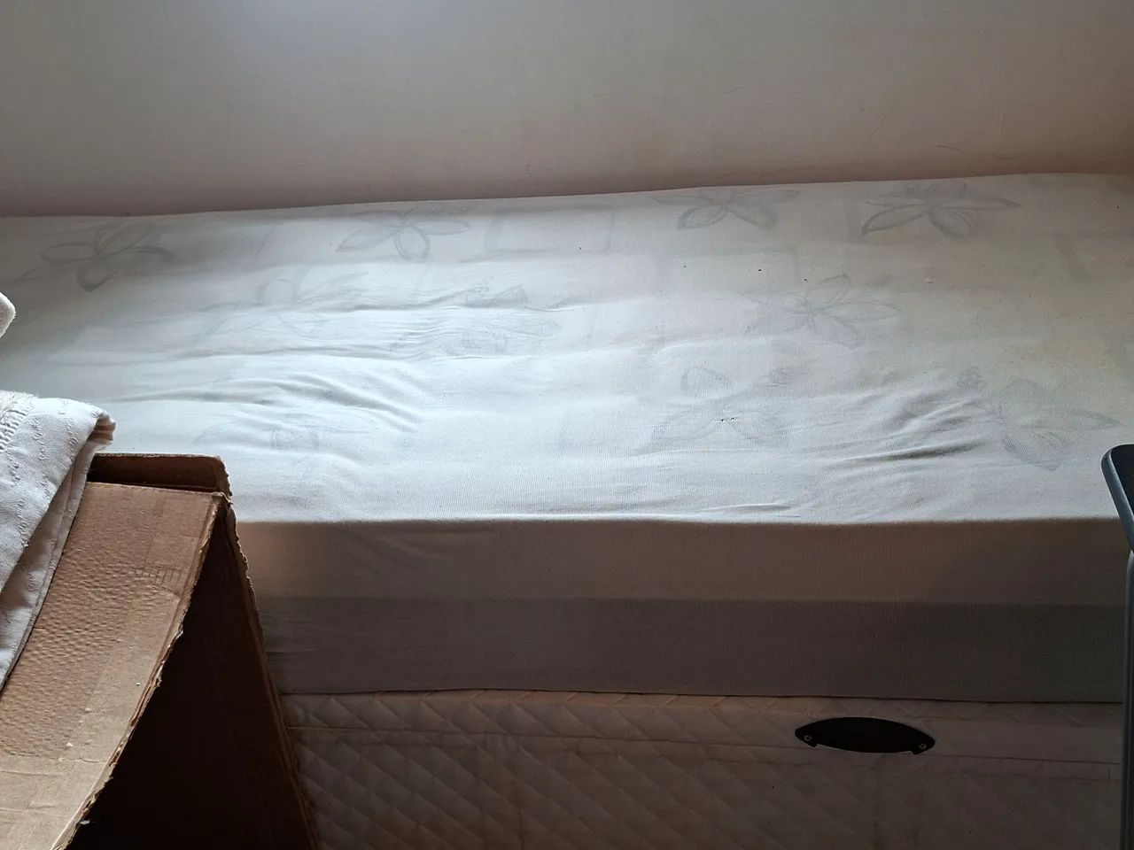 Cama box solteiro + 2 colchoes - Foto 2