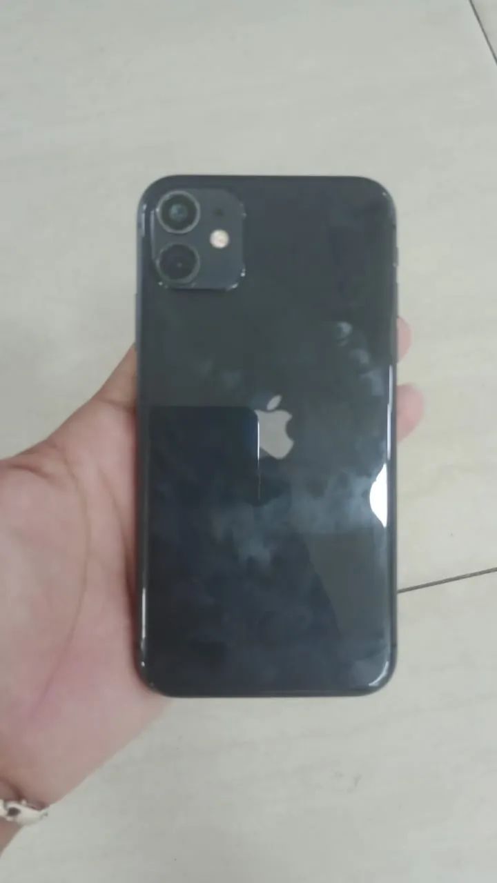 Celular IPhone 11. 64 gigas, bateria 100% - Foto 4