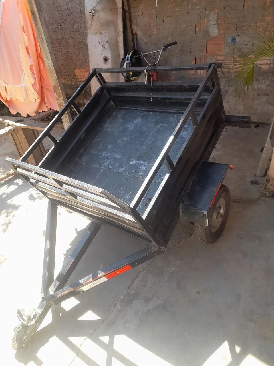Vende-se carretinha,já vai com engate - Foto 2