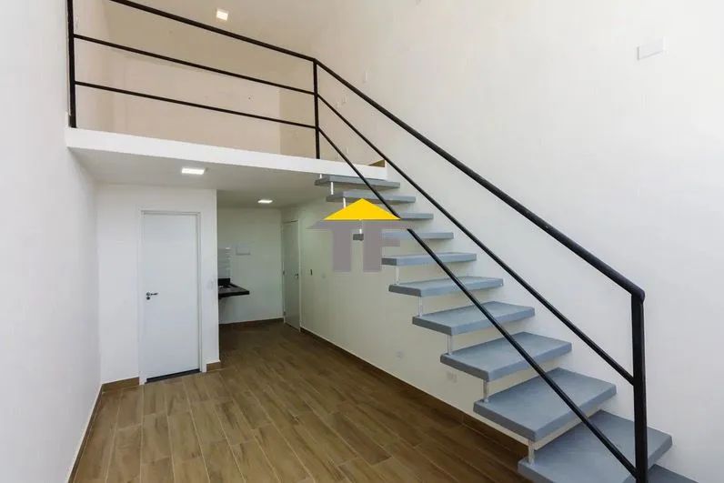 Duplex de 40m2 na Vila Ipojuca!