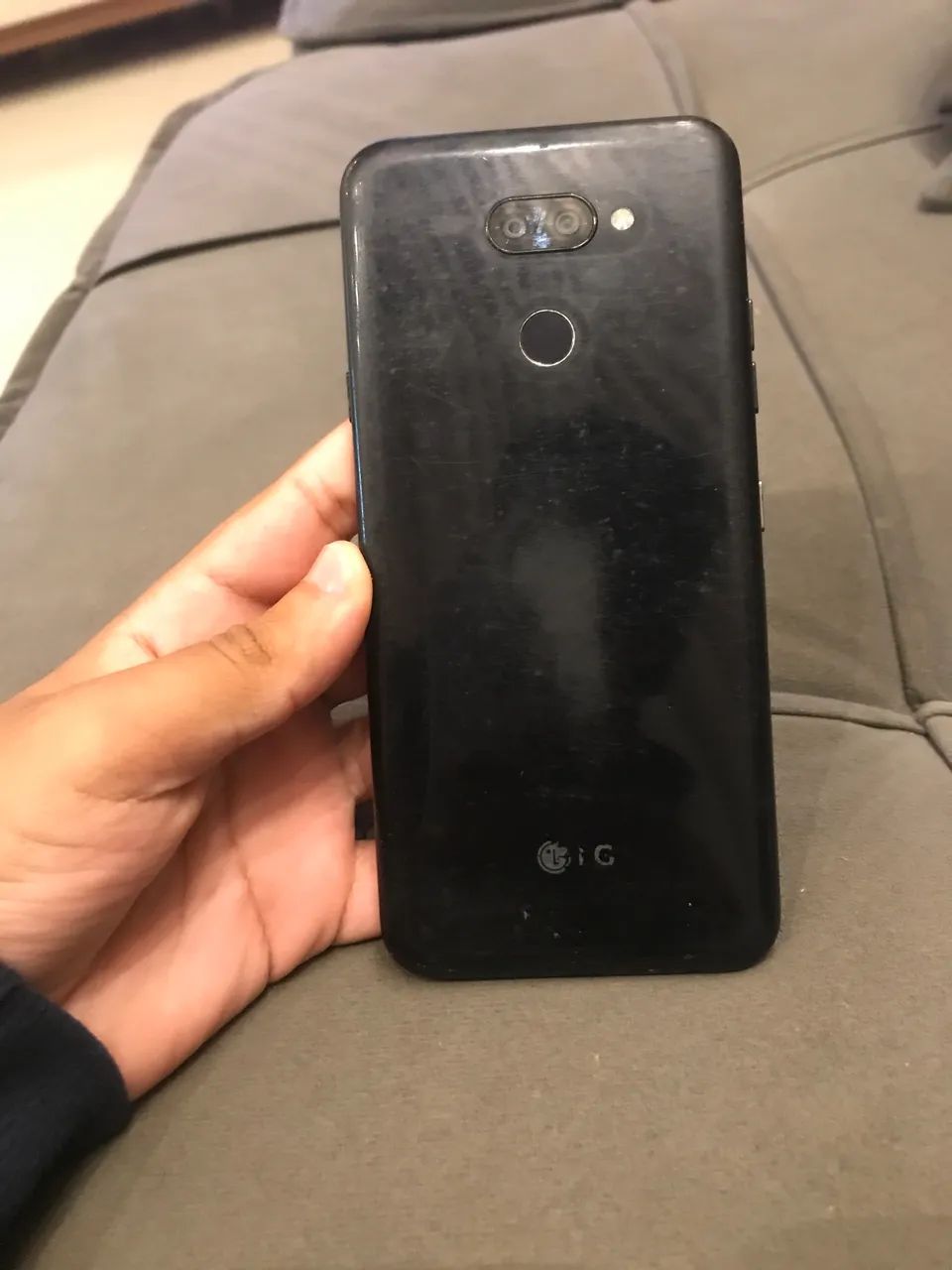 Vende-se celular em perfeito estado baratinho
