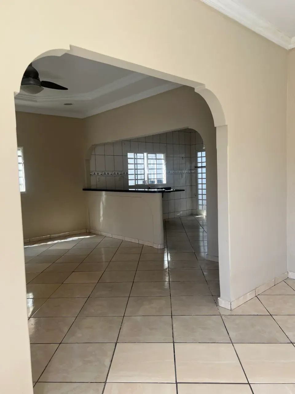Linda Casa e um Ponto Comercial