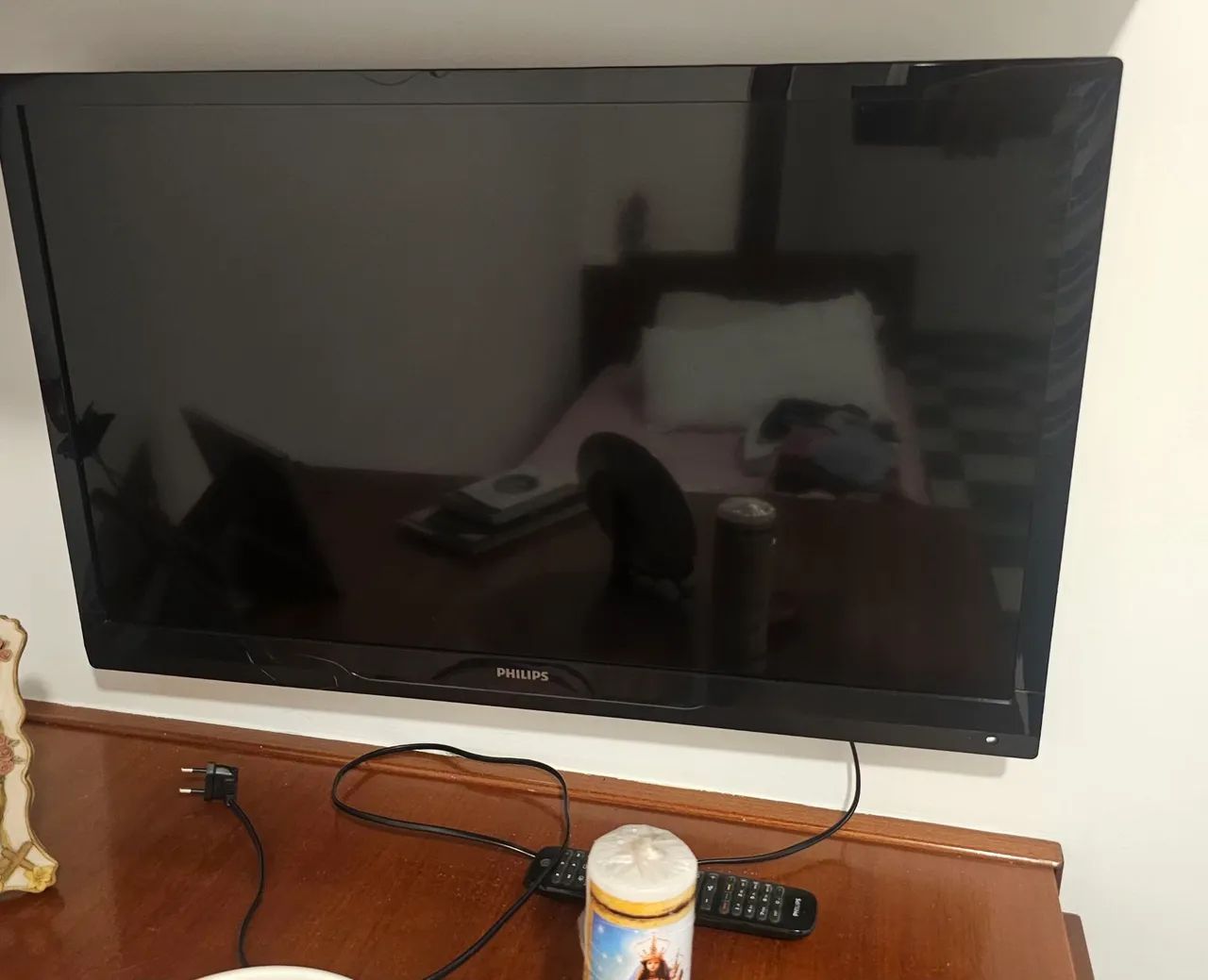 Tv Philips 32 polegadas não e smart.