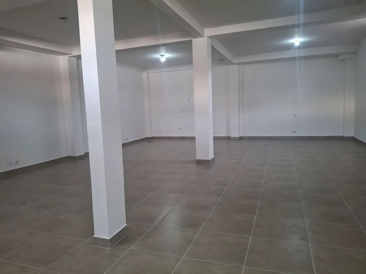 Alugo Ponto comercial no cic - Foto 2