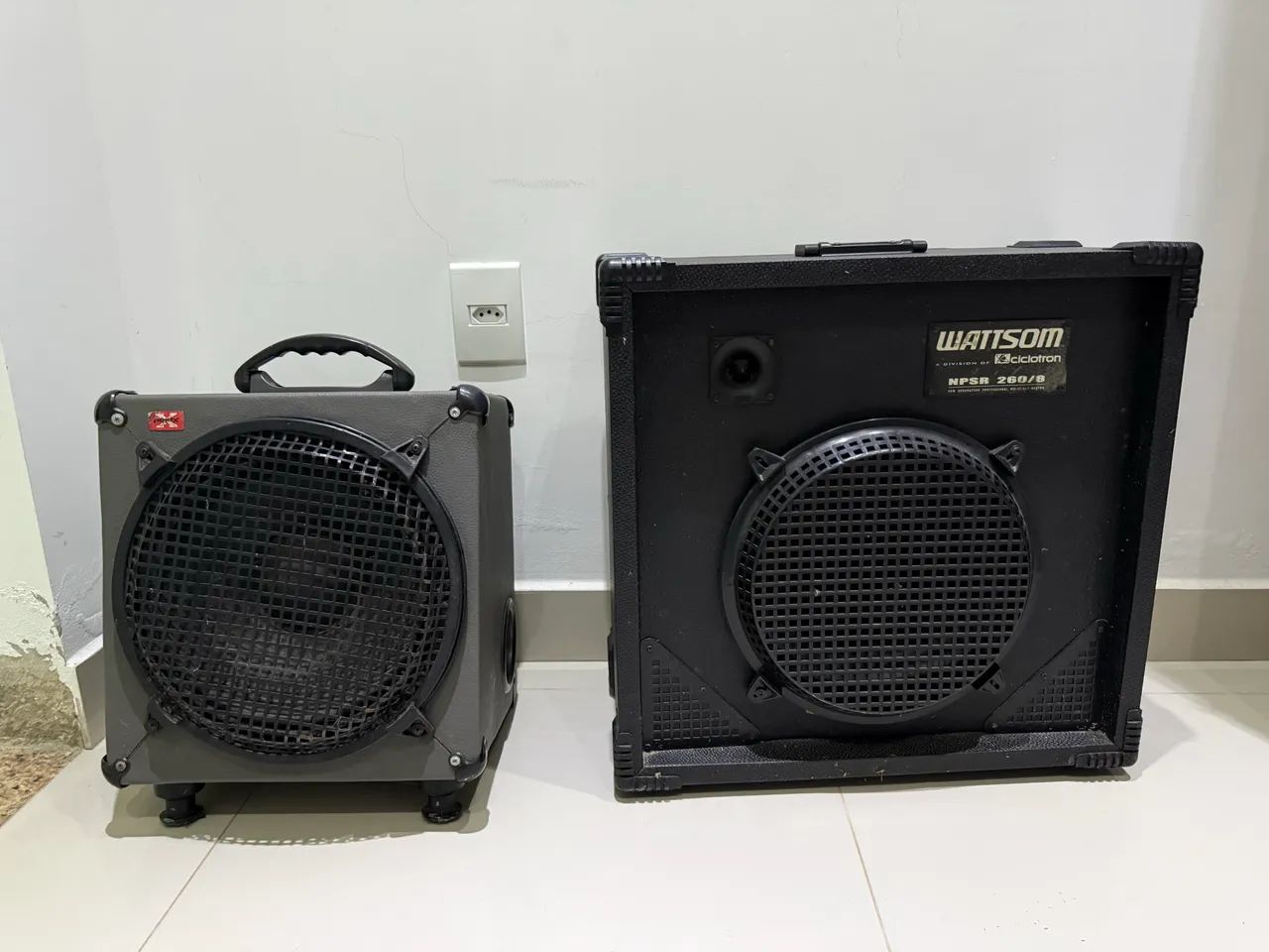 2 caixas de som