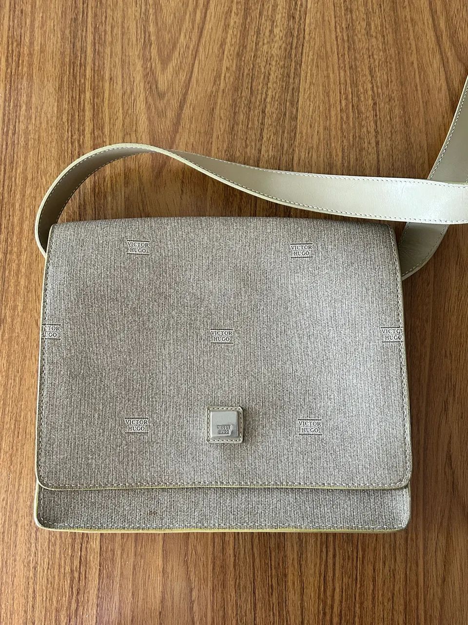 Bolsa Vitor Hugo 