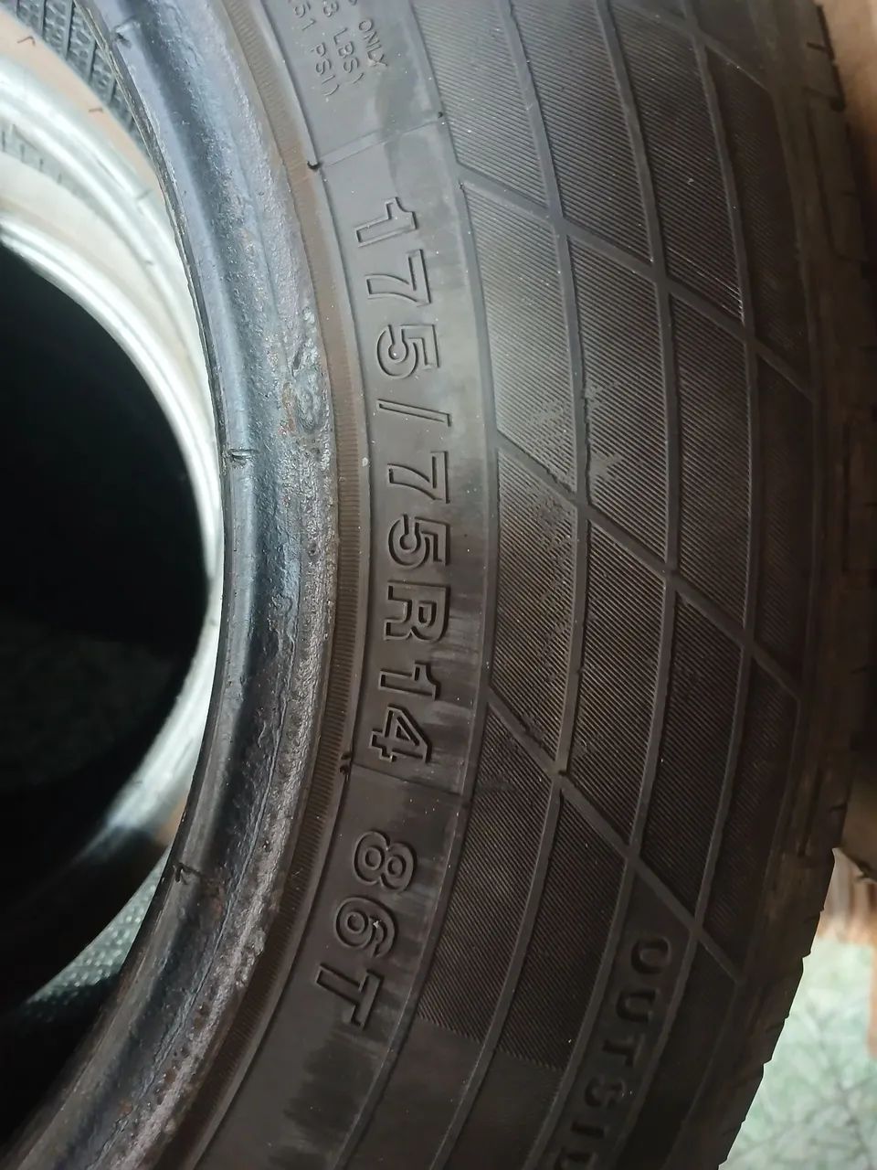 Pneu para carro, os 4 pneus