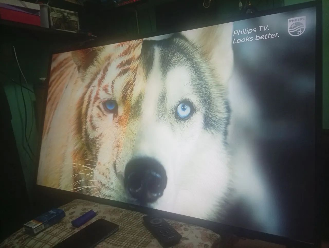 Vende se tv Philips 43 smart,um detalhe na tela uma linha fina porém não atrapalha em nada - Foto 5