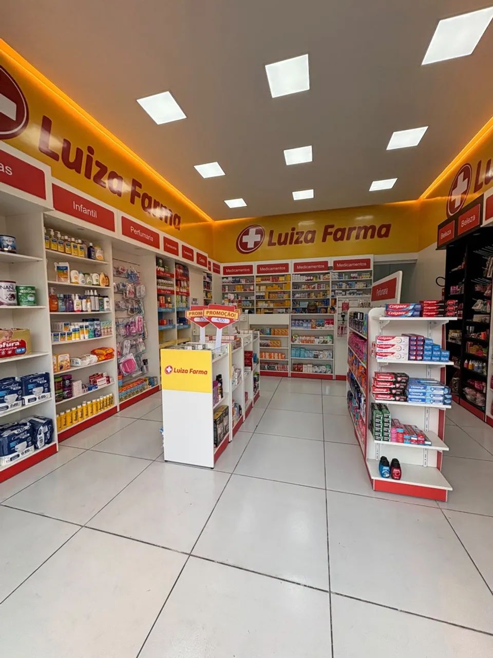 Farmácia completa à venda - móveis, equipamentos e estoque - Foto 2