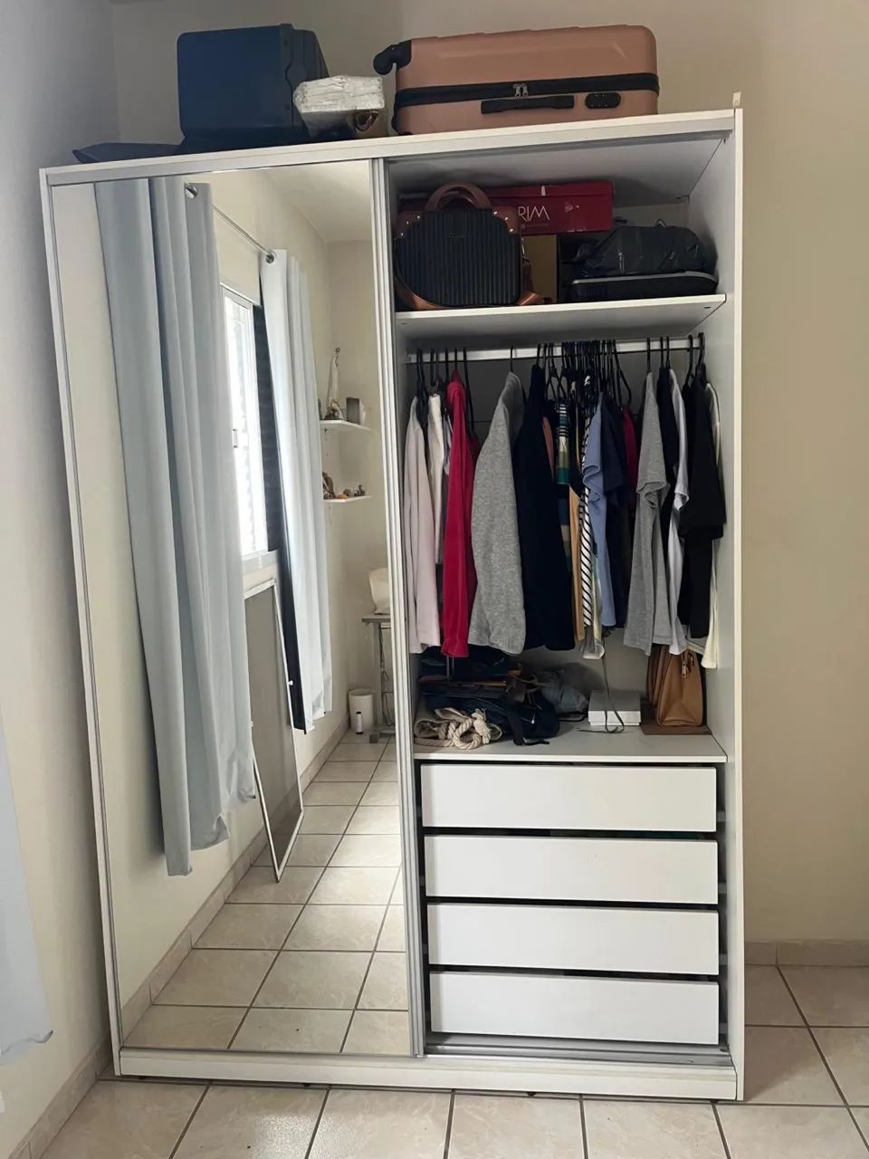 Guarda-Roupa Branco com Espelho e 4 Gavetas - Foto 3