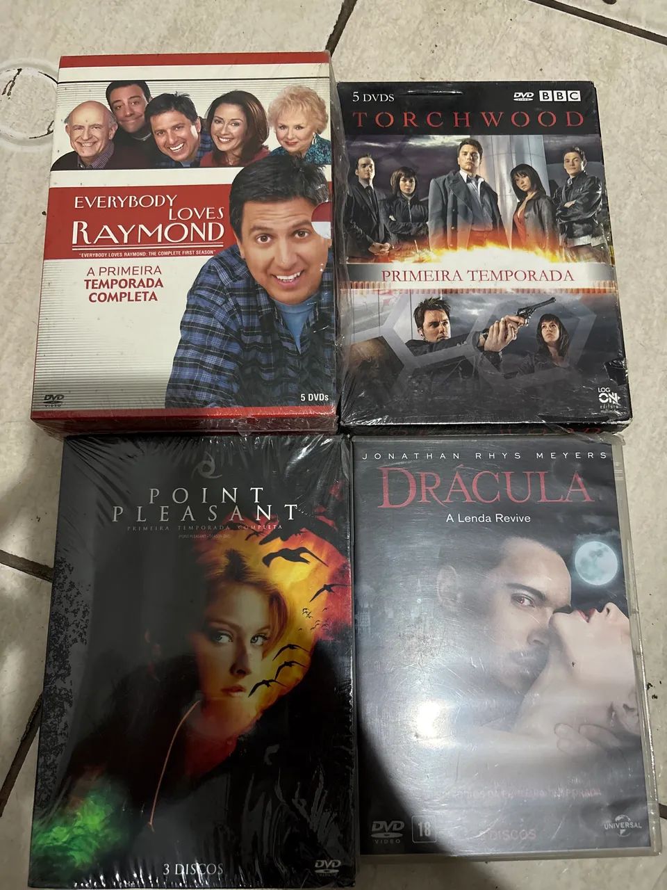 Dvd 4 séries originais torchwood Drácula point pleasant e outra 