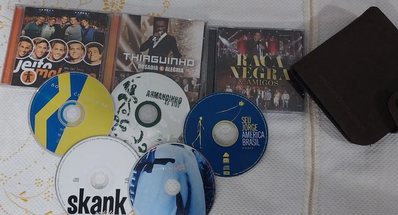 LOTE COM 13 CDs Diversos: Pagode, Rock, Pop, Dance Brinde Case para CDs - Foto 2