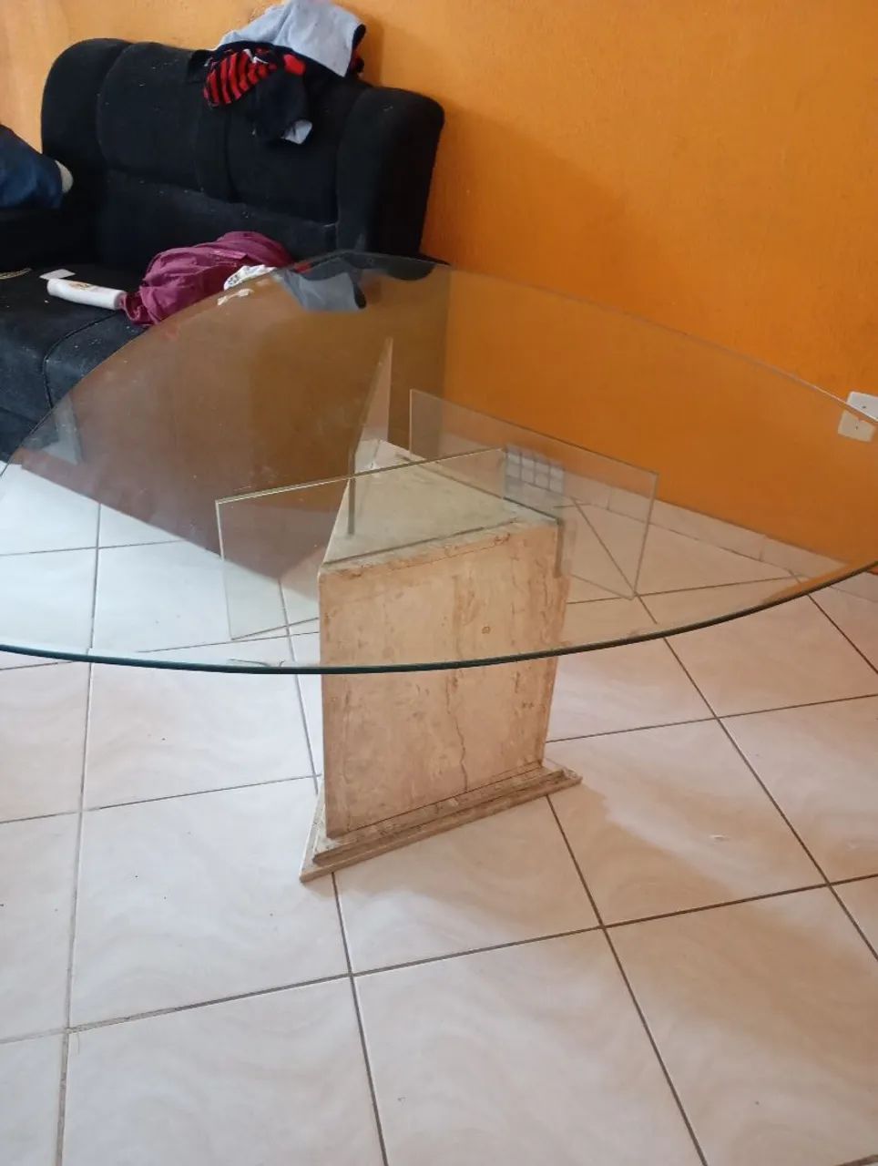 Vendo mesa de vidro grande com base em granito  - Foto 2